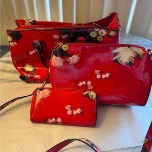 Elegant Floral Red Tote Bag Set